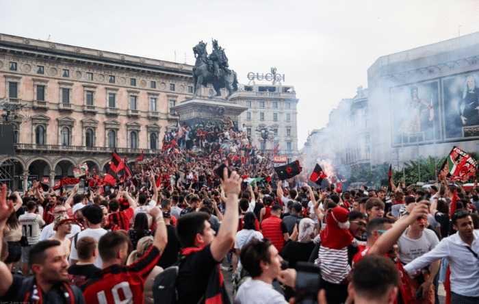 米兰被动！谈妥的天才加盟纽卡，锁定的“新伊布”又遭保级队抢购