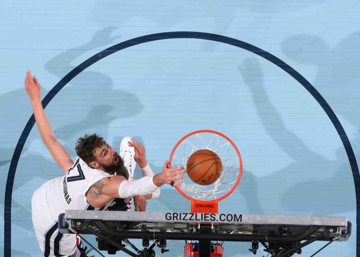 29+20！瓦兰隔扣打疯了，奇才内线惨遭打爆：禁区狂输30分太惨