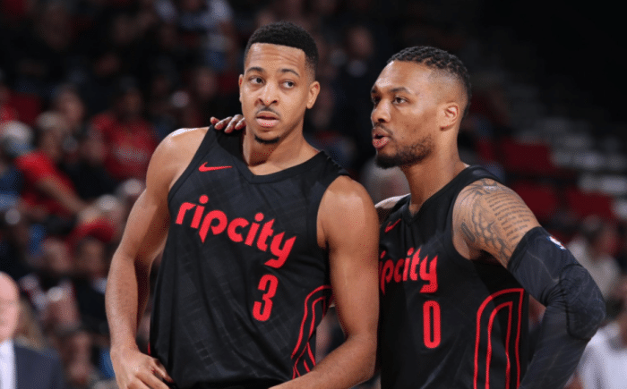 40+13+0失误！利拉德成历史首人！携手麦科勒姆创神迹