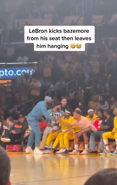 曝詹皇无视队友一幕！贝兹莫尔主动让座，想和詹黑击掌却遭无视