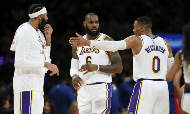 湖人面临6大问题！詹姆斯即将37岁，球队罚球与防守也满是槽点