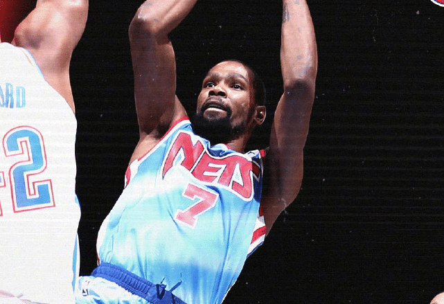 扎心！杜兰特轰36分失落下场：连续暴扣追分，纳什却提前投降