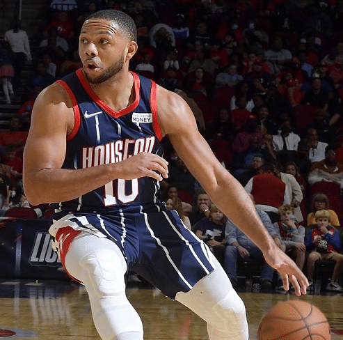 火箭官推嗨爆，1.6秒准绝杀！发11月12月趣图对比，5连胜崛起，