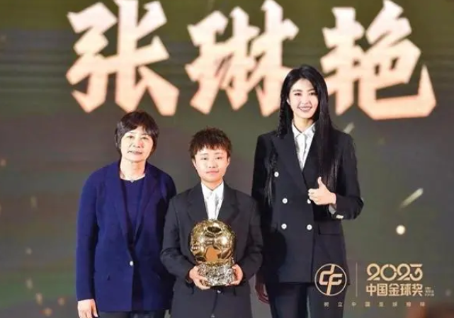 电影《女足》启动！周星驰已亮第1稿，即将选角，前国脚丽娜达标