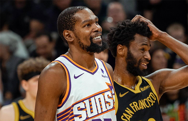 神奇之战！科尔沃格尔先后打脸，水花决胜坐板凳，KD布克不满