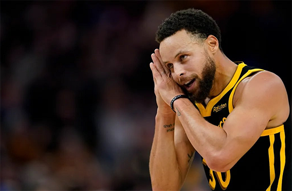 最强反弹！克莱连续6场20+，勇士5连胜超太阳，重返西部前十