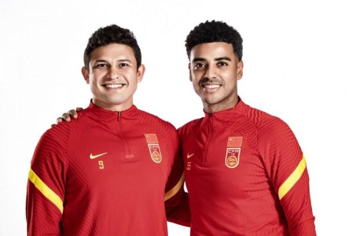 津媒: 国足3月份将在上海集训, 归化球员将全入选