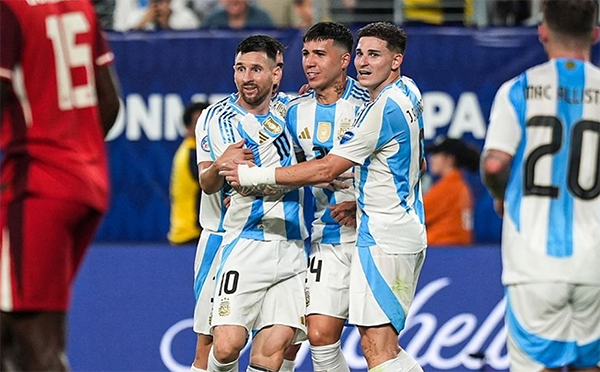 阿根廷2-0加拿大晋级美洲杯决赛梅西霸气依旧