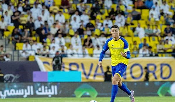 沙特联赛太疯狂！C罗豪言夺冠，新赛季多线作战，遭外界看衰