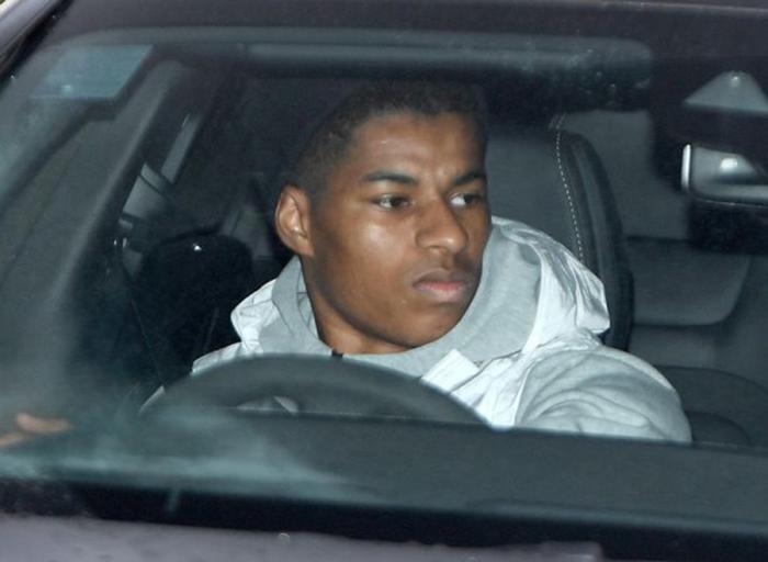 曼联周二或重启卡林顿，球员恐需分开训练！英超一周90人新冠阳性