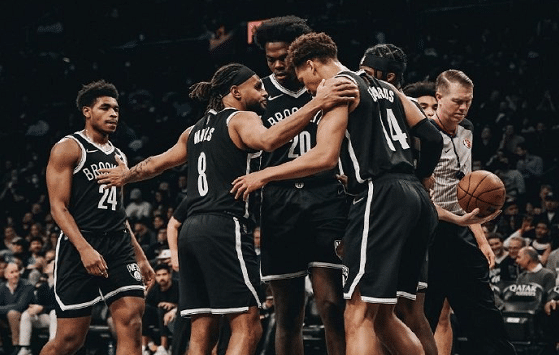 篮网有多难？格里芬被罚下，8人应战，单节净负19分后加时获胜