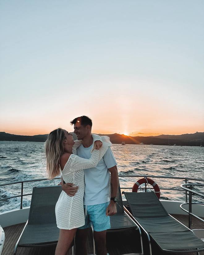 莫拉塔突然宣布离婚，此前未告知前妻引关注