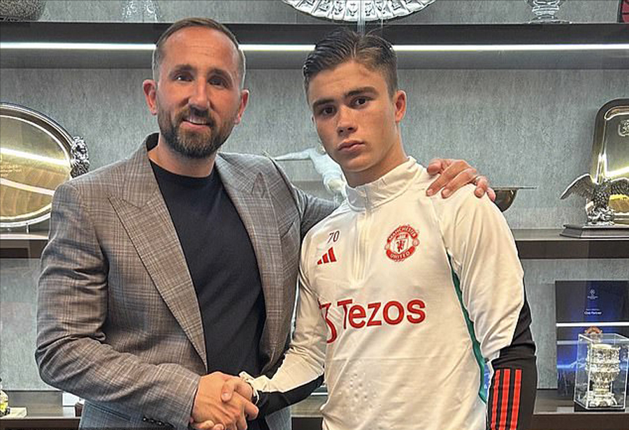 曼联官宣小妖加盟！霍伊伦德携女友再次亮相，周六即将登陆梦剧场