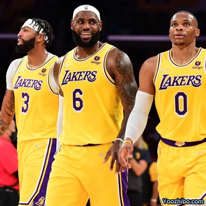 詹眉威承诺一起夺冠！曝湖人仍酝酿多笔大交易 猛追欧文仍想交易威少