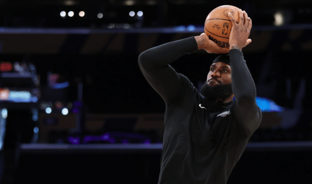 防守形同虚设！湖人首节丢42分+落后13分！巴雷特兰德尔合砍29分