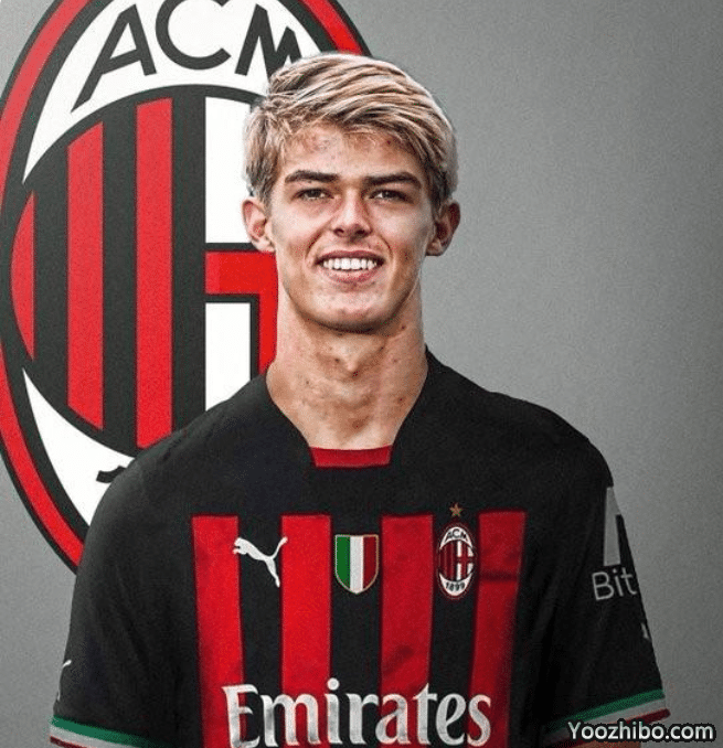AC米兰拿下21岁天才，官宣新中锋穿27号，伊布安心养伤
