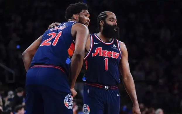 哈登下半场0分引热议！恩比德沮丧一幕曝光，大胡子疑似提前离场