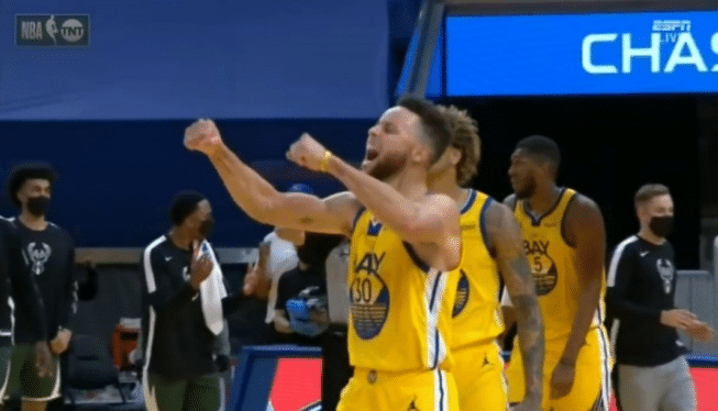 掀翻雄鹿！库里振臂欢呼后露笑容，帕金斯：他在继续拯救科尔