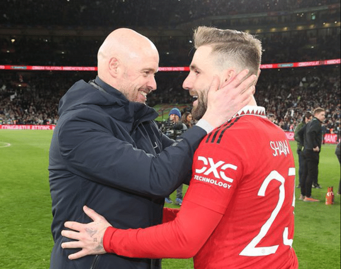 曼联卡洛斯20万周薪续约4年！滕哈格希望尽快官宣，劝另外2人续签