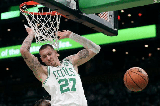 急病乱投医，凯尔特人再出昏招，场均9+5内线被送走