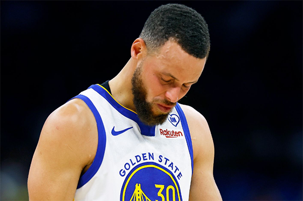 科尔轮换策略引争议，赛后认错：将缩减轮换，四连败致全队愤懑