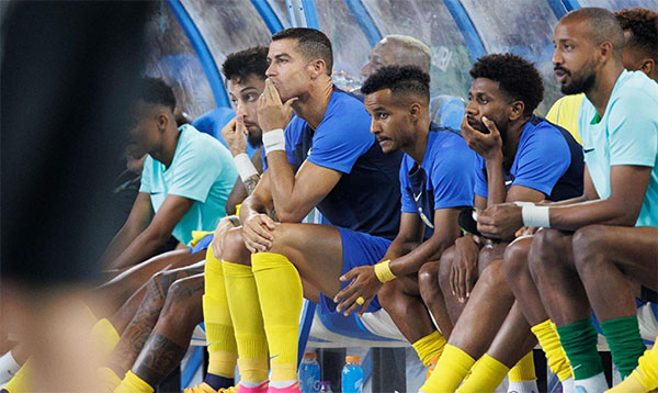 闷平同城死敌！C罗陷入得分荒，获主帅力挺，赛后发文鼓舞全队