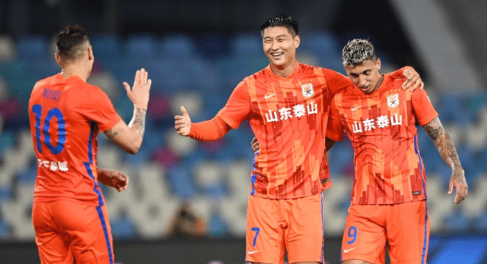 泰山队最后1名新援到队，官宣7笔签约倒计时，夺冠难度大