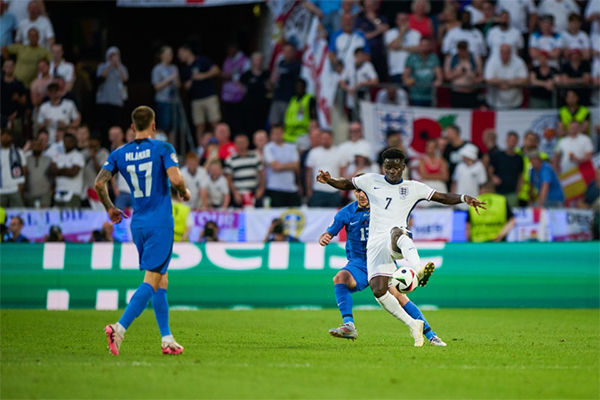 欧洲杯C组：英格兰0-0平局出线 状态持续低迷