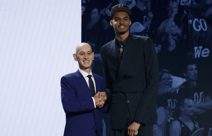 文班亚马激动落泪：状元4年5510万合同细节曝光 波波发声众人祝贺