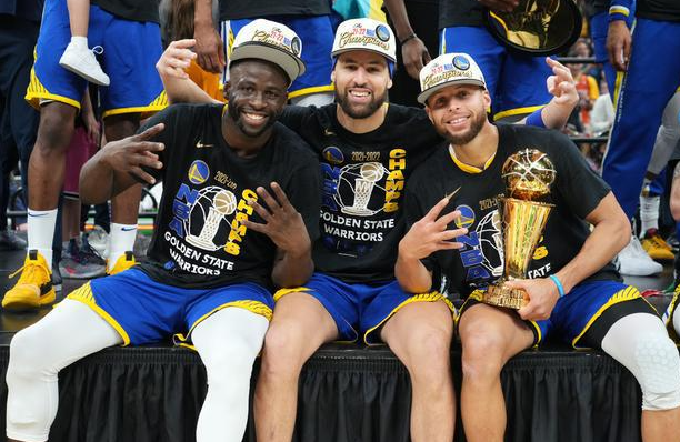 勇士新赛季前瞻：解决内讧引援保罗 库里领衔3.95亿豪阵再冲冠