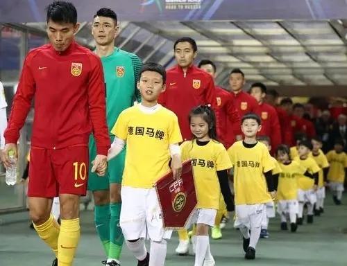 郑智儿子在干什么？郑智儿子是谁？