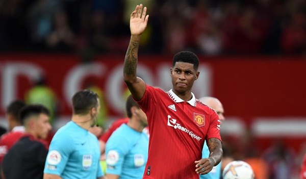 每日邮报：在输掉曼市德比数小时后 拉什福德外出夜店庆祝生日