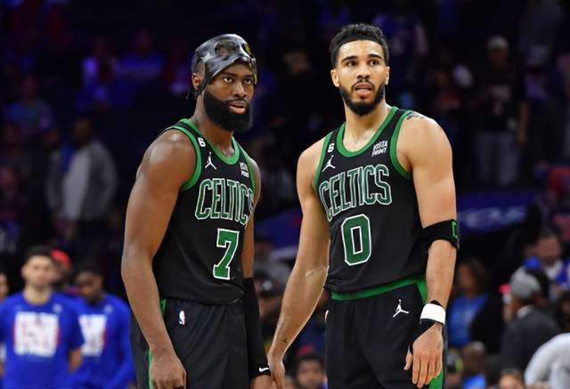 17冠王迎生死战！剑指77年魔咒，大黑马遭重创，铁血战神孤军奋战