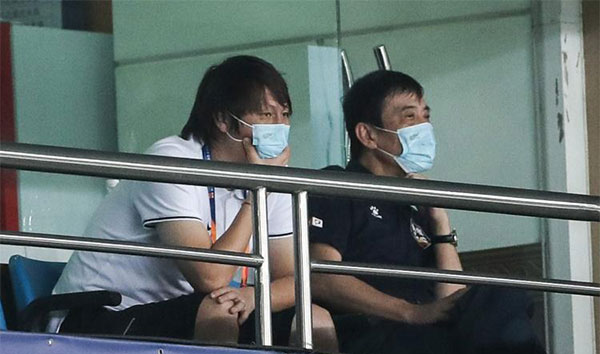 名记：陈戌源3大爱好抽华子+喝可乐+踢球