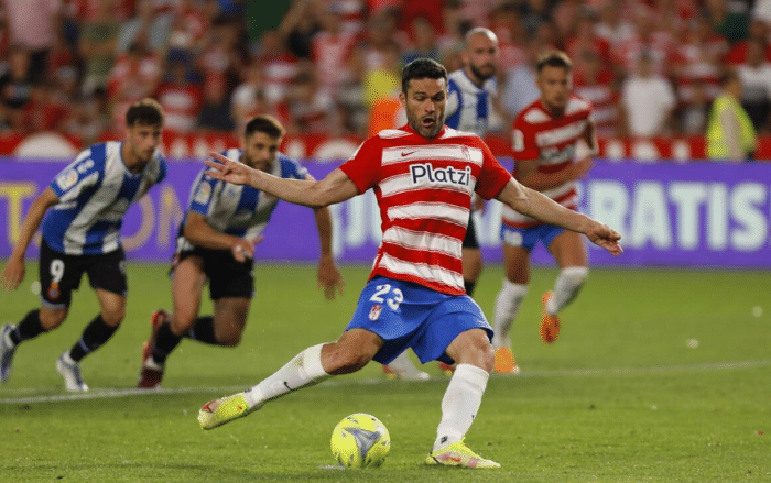 西班牙人三线巨变：中场仅剩下3人了，CEO空手套“新援”