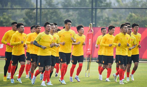 国足球衣号码出炉：王上源获10号，韦世豪身穿四号球衣