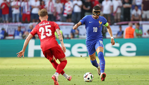 欧洲杯之“最意外小组” 海信激光电视全程见证