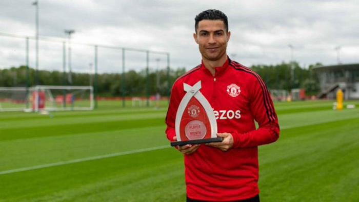 曼联新队长3人候选名单曝光，C罗愿替马奎尔！利物浦名宿极力反对