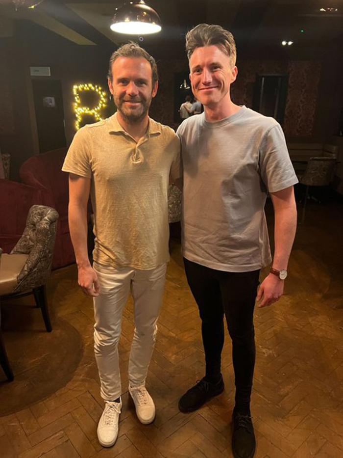 曝马塔降薪续约曼联本想争冠完美告别！若滕哈格挽留，可再踢一年