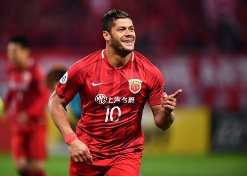 选择离婚的胡尔克赔偿前妻多少钱？为了和妻子侄女结婚，数字惊人