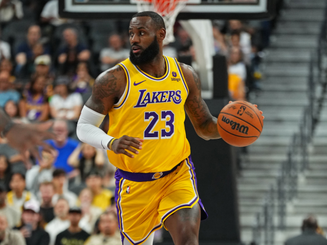 詹姆斯确定缺战国王！揭秘考虑退役真因：当晚他身心疲惫才产生念头