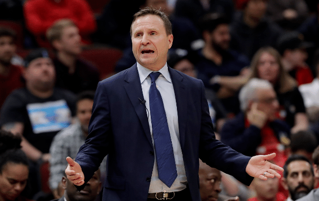 关键球发给空气！韦少主动揽责！主帅暗批弟子，全明星首发很沮丧