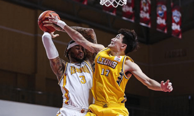 完美！胡金秋斩获CBA单赛季本土得分+进攻篮板王，有望冲击MVP