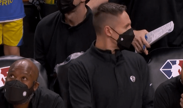 争议！最后106秒库里造犯规，新规下中招，纳什寻求帮助后未挑战