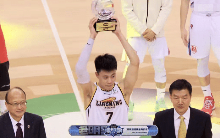 创造历史！辽篮新人王征服球迷，14年星锐赛首迎落败MVP