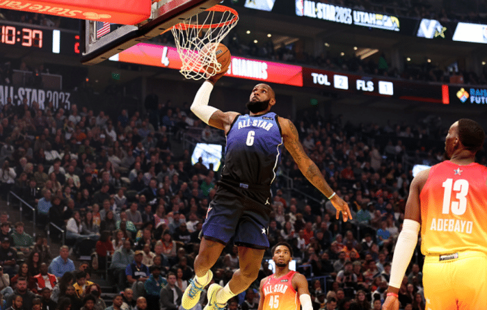 詹姆斯因伤退出全明星！又创历史第一纪录 联盟为他庆祝加冕得分王