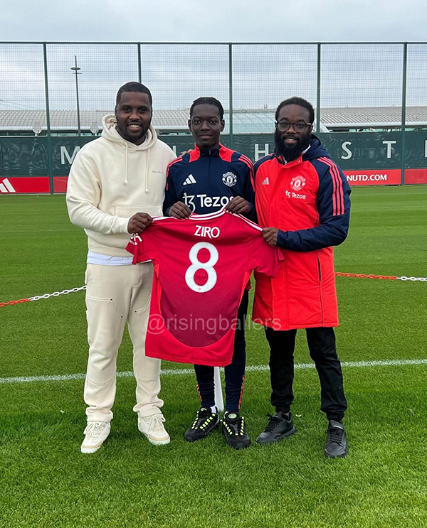 曼联抢赢阿森纳切尔西！14 岁草根中场小妖加盟，儿魔梦成真