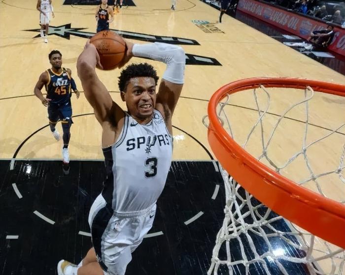 波波维奇神了！29顺位淘来超新星，马刺第一射手