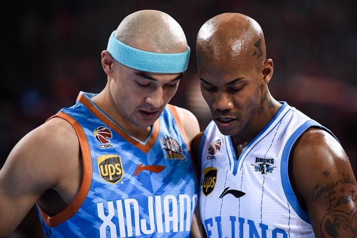 落井下石！CBA外援说新疆被罚是应该的！