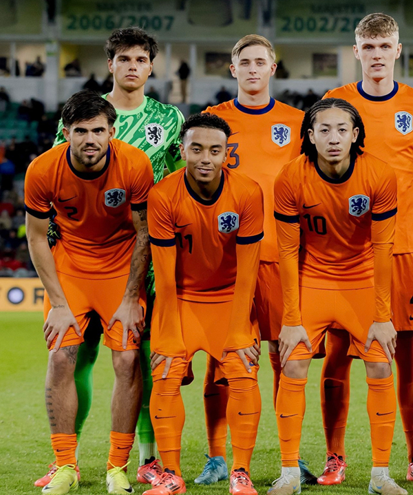 国足前景可期？曝有人运作归化21岁华裔中场，其荷甲豪门主力且进4球